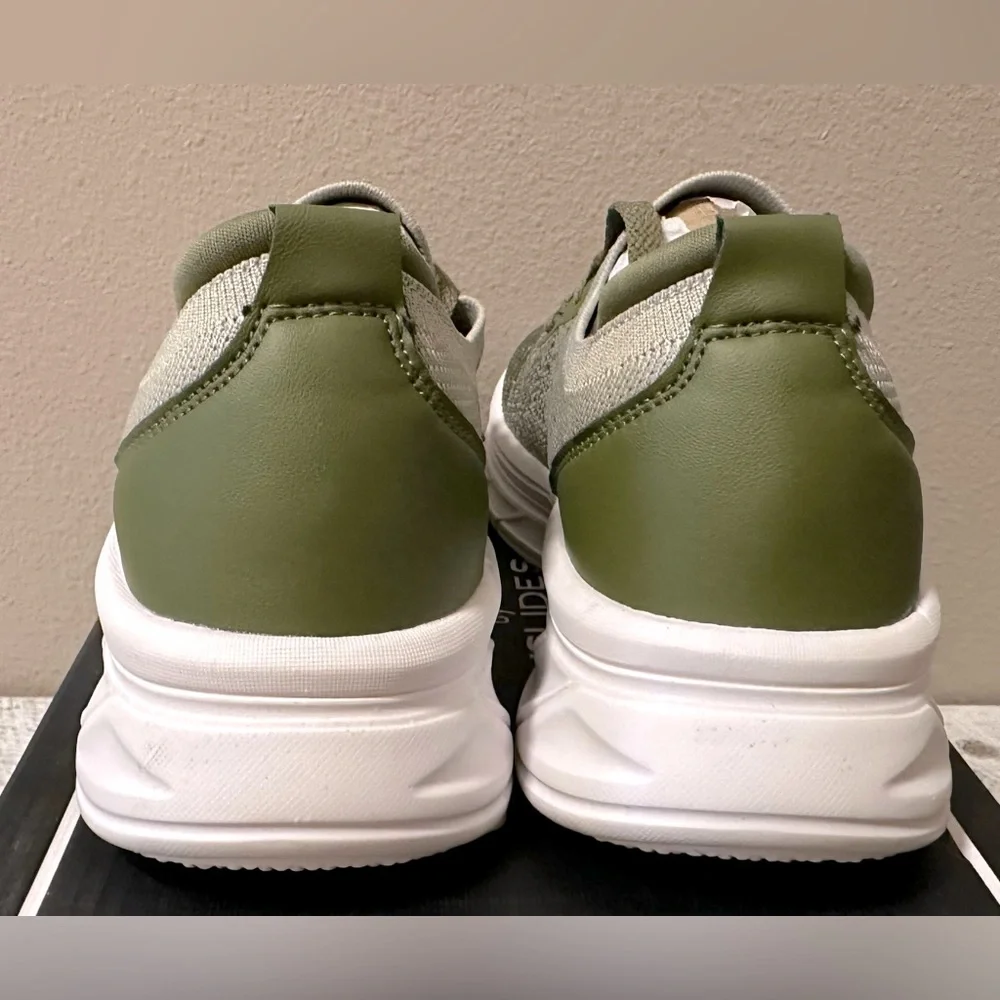 J/Slides Sneakers/Running Shoe - NIB